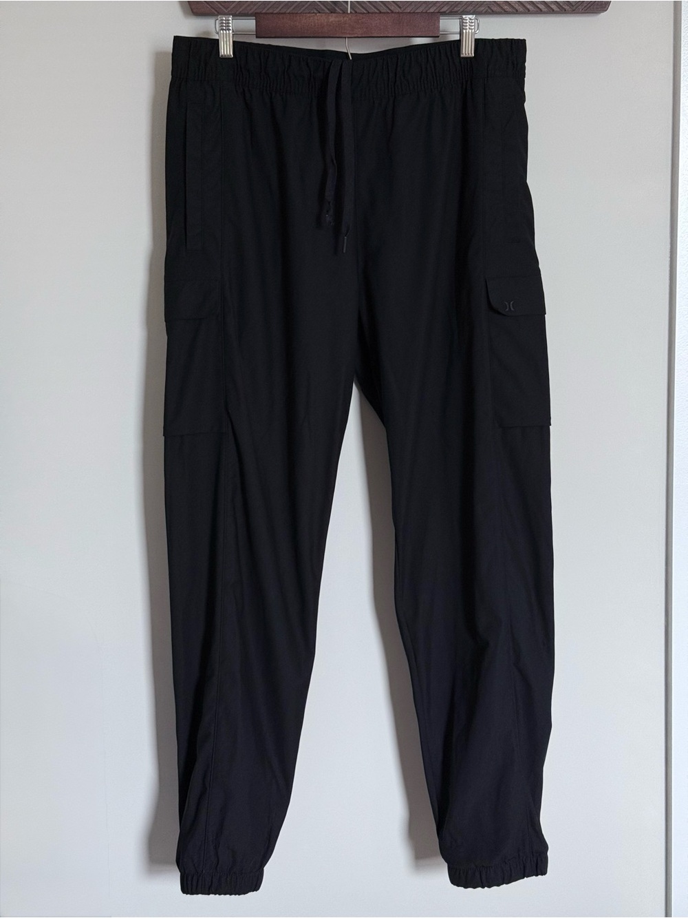Hurley Men’s Black Cargo Joggers XL